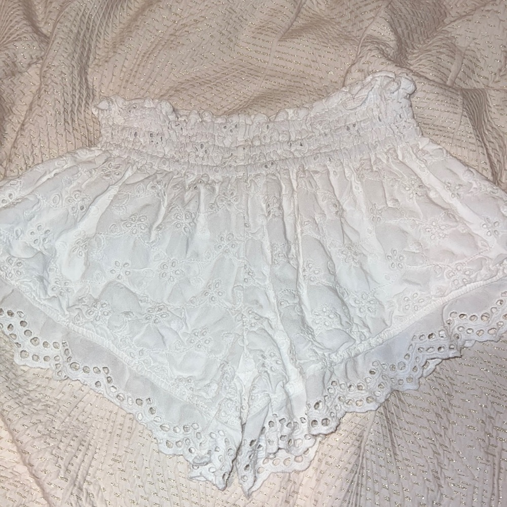 White Fluffy Patterned Shorts by Surf Shop Quiet Storm size S